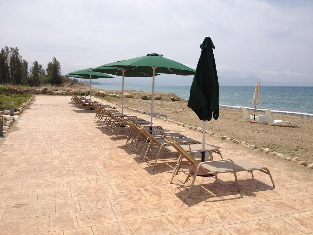 Villa Saraliana Sandy Beach Villas - Heated Pool - Jacuzzi - Private Beach Area Polis Værelse billede